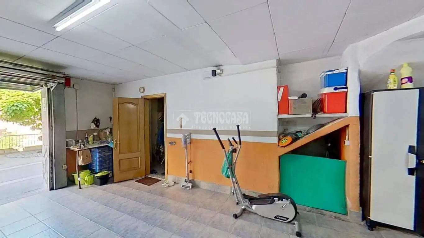 Casa adosada en venta en Manresa