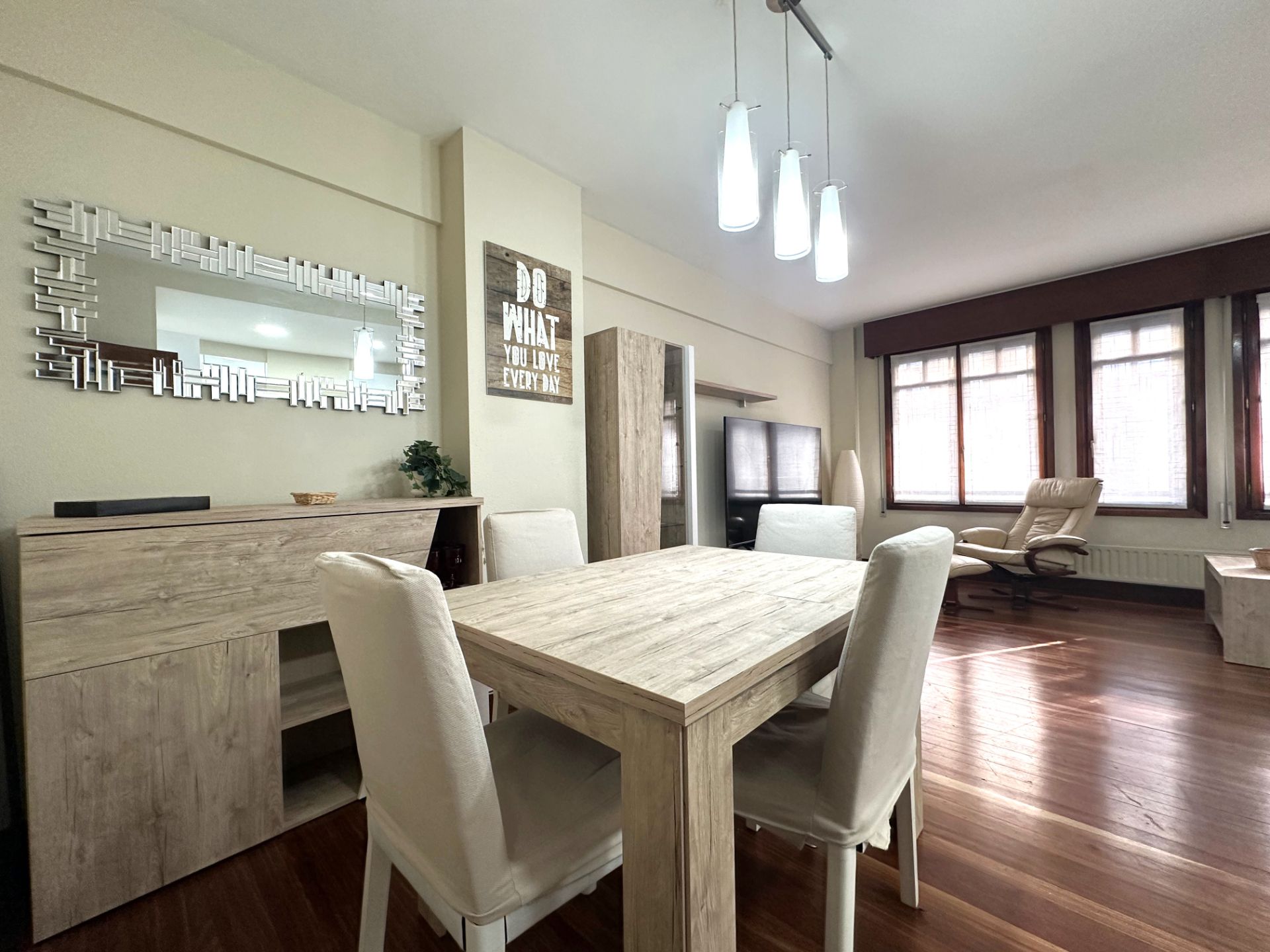 Menjador de Dúplex en venda en Bilbao  amb Moblat