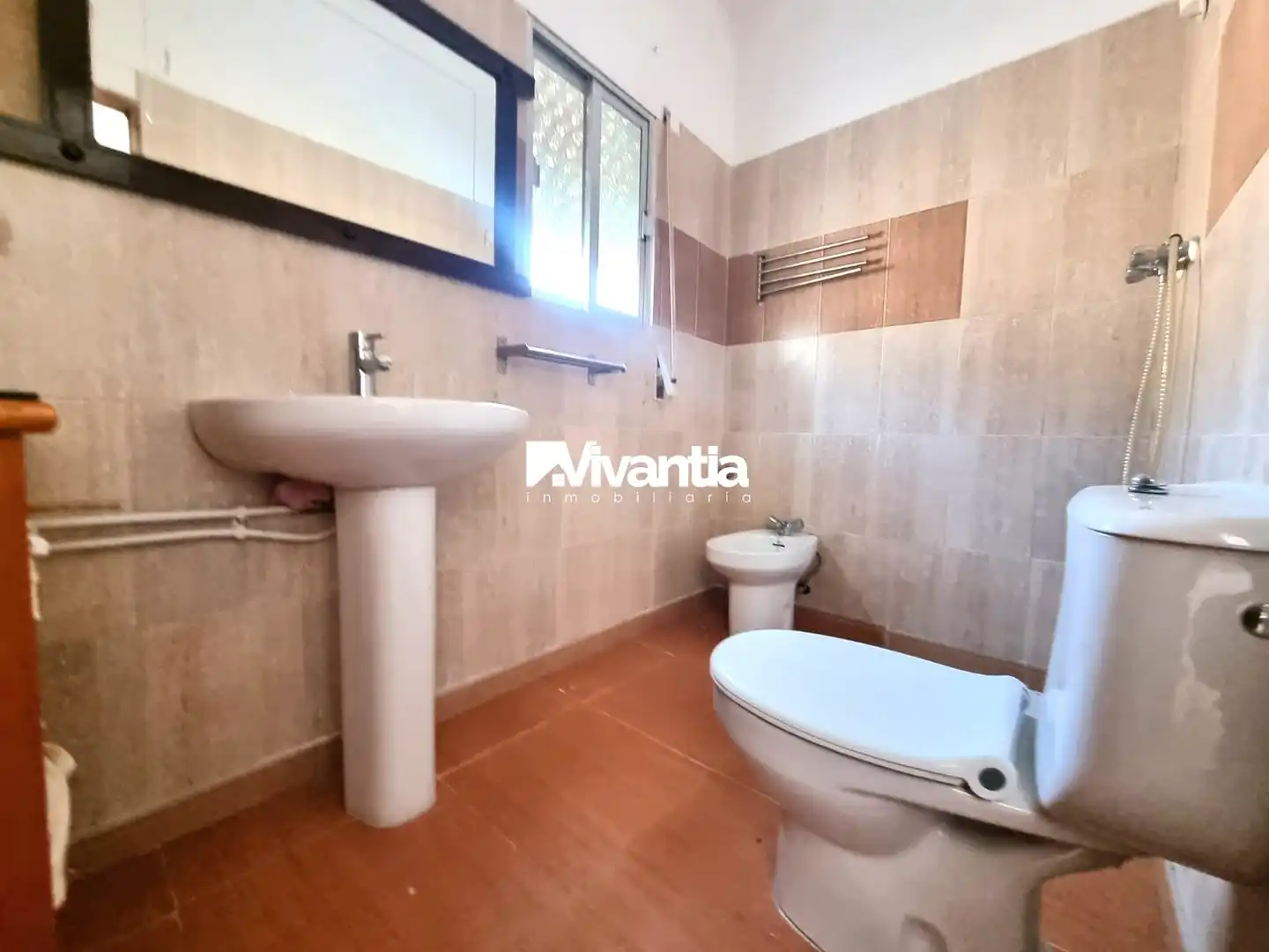 Bany de Finca rústica en venda en Lorca amb Jardí privat, Terrassa i Moblat