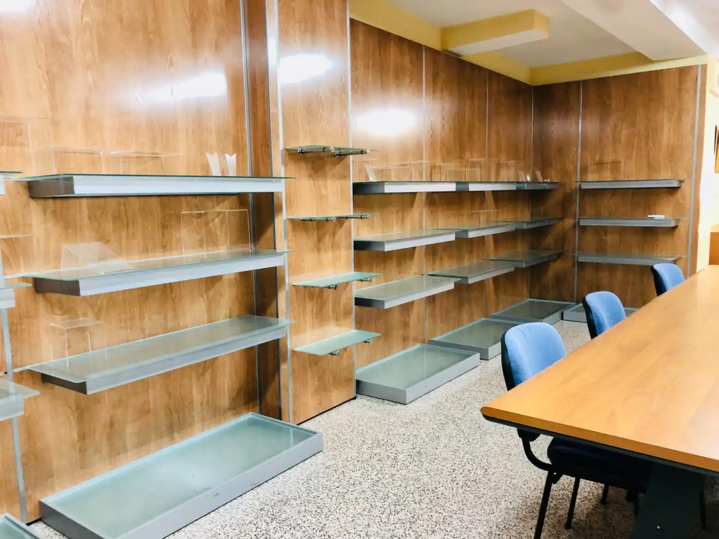 Büro zur Miete in Plaza Crevillente - Antiguos Juzgados - El Asilo
