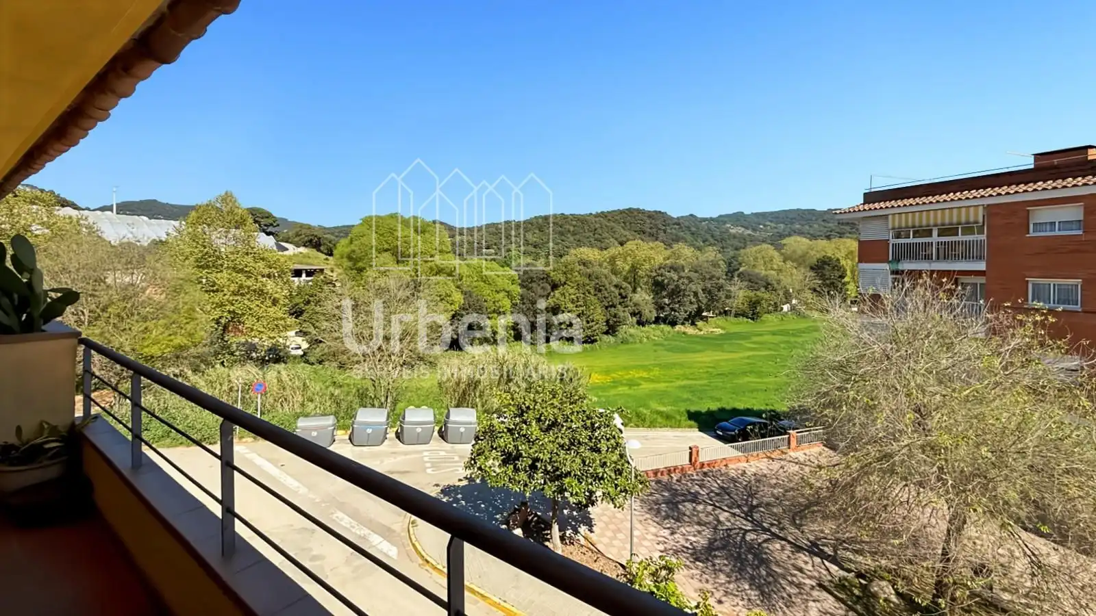 Exterior view of Flat for sale in Sant Cebrià de Vallalta  with Air Conditioner, Heating and Terrace
