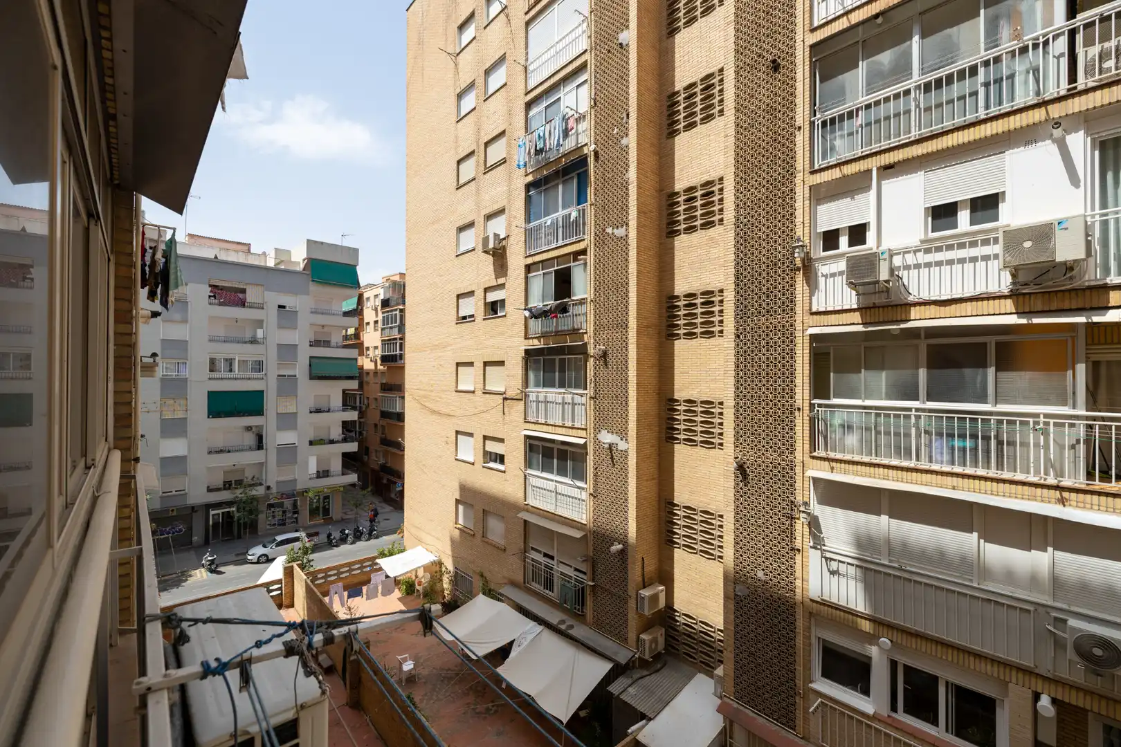 Außenansicht von Wohnung zur Miete in Granada mit Klimaanlage, Möbliert und Waschmaschine
