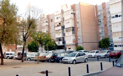 Exterior view of Flat for sale in  Sevilla Capital  with Air Conditioner and Terrace