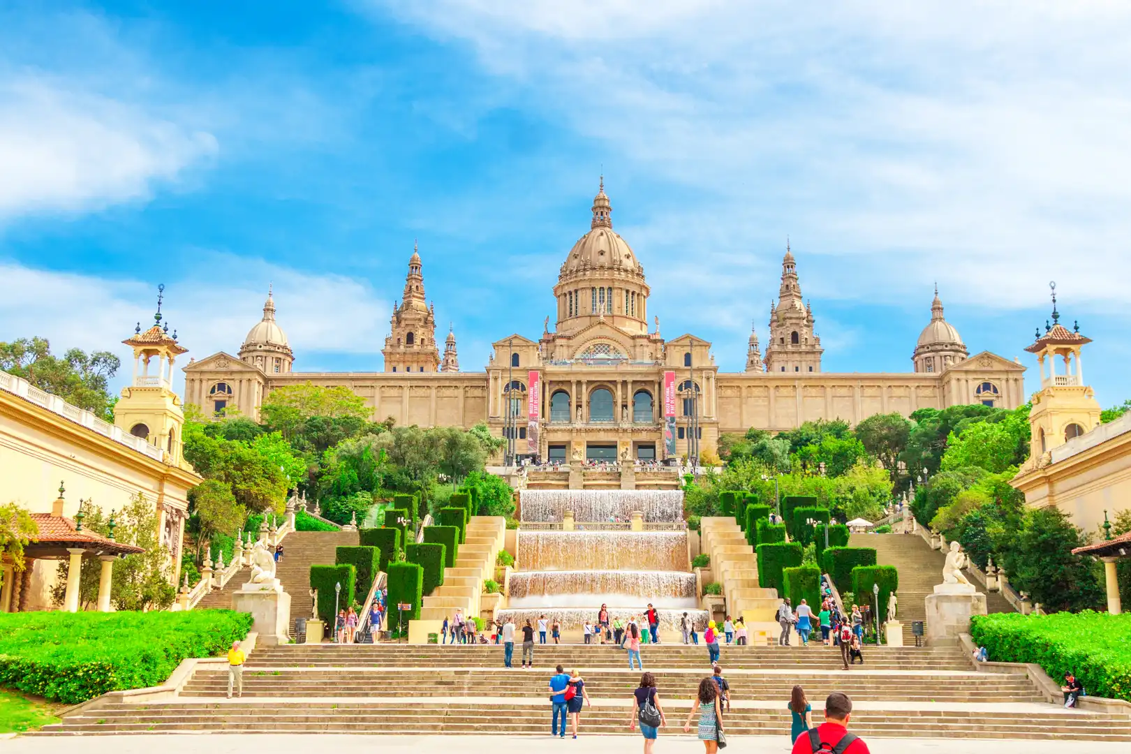 Außenansicht von Erdgeschoss zum Verkauf in Barcelona mit Klimaanlage, Heizung und Ofen