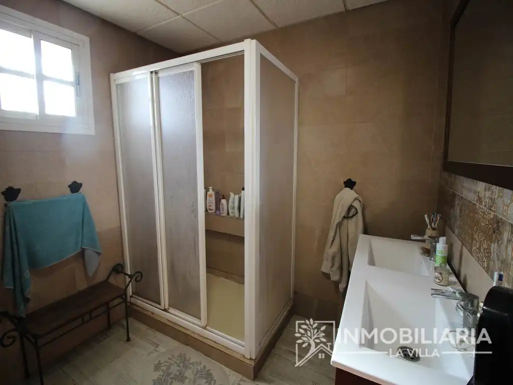 Bany de Casa o xalet en venda en Alhaurín de la Torre amb Aire condicionat, Moblat i Rentadora