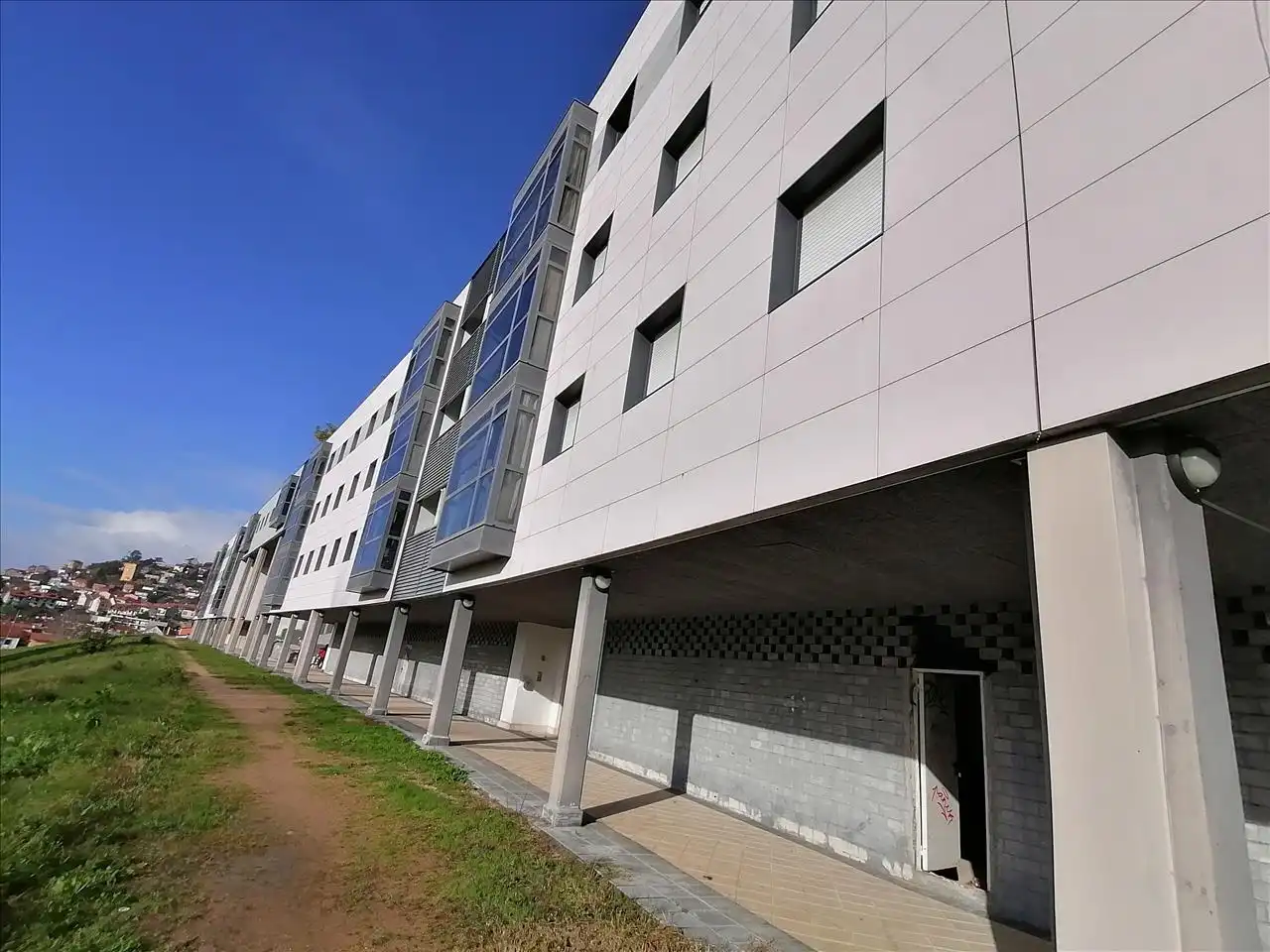 Vista exterior de Local en venta en Vigo 