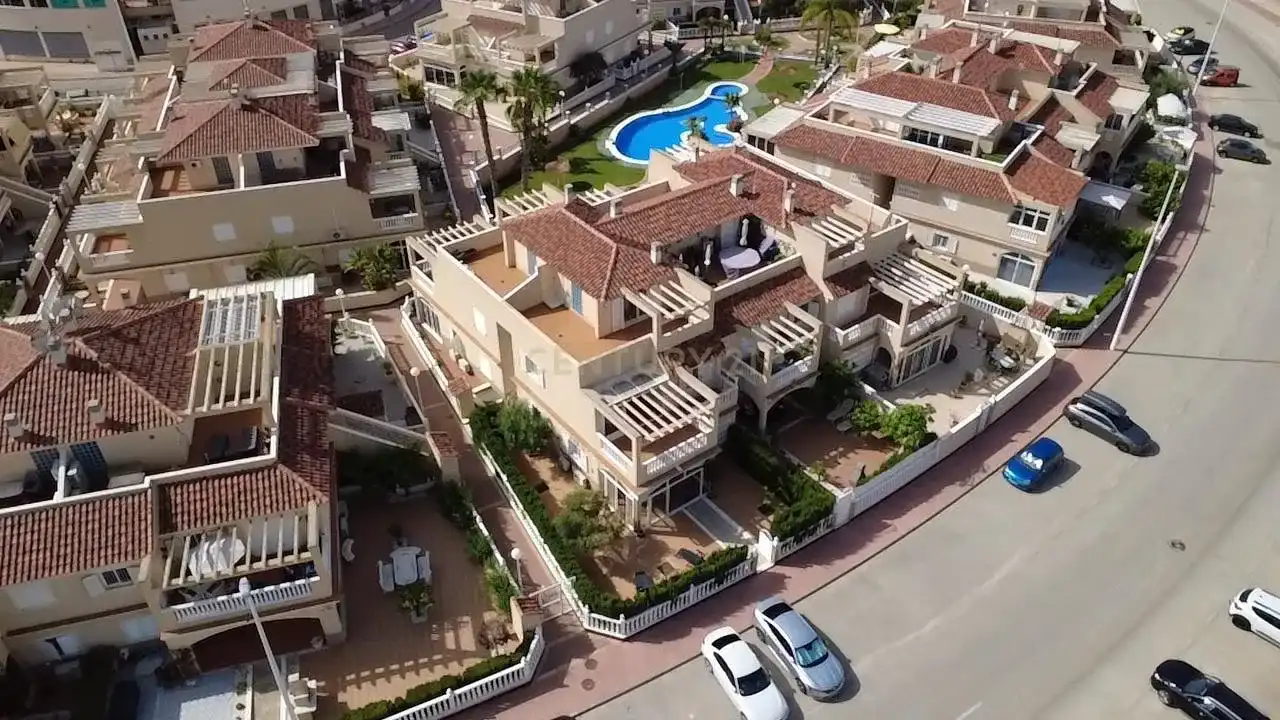 Vista exterior de Casa adosada en venta en Orihuela con Aire acondicionado, Jardín privado y Trastero
