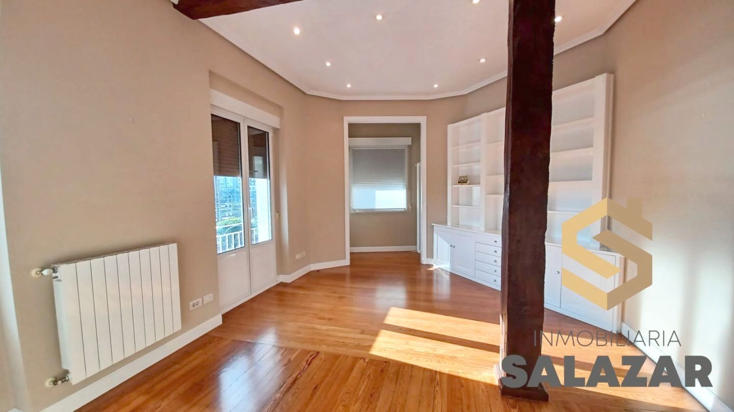 Living room of Flat to rent in Bilbao   with Heating, Terrace and Balcony