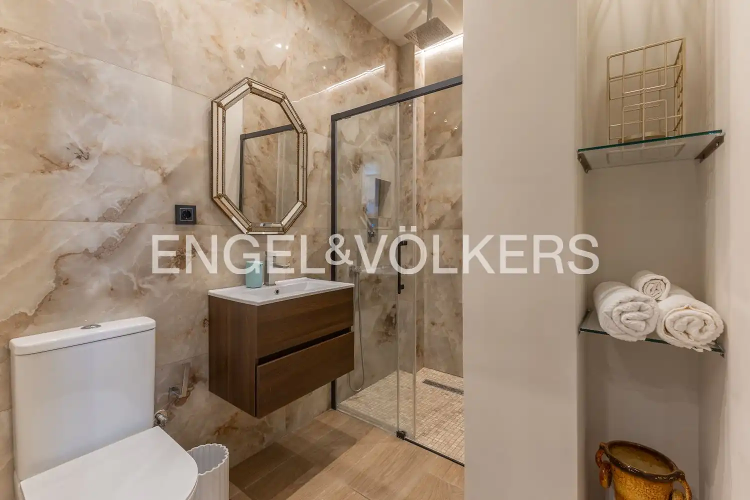 Bathroom of Flat for rent in Camins al Grau