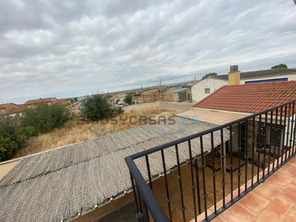 Exterior view of Houses for sale in San Mateo de Gállego  with Air Conditioner, Private garden and Terrace
