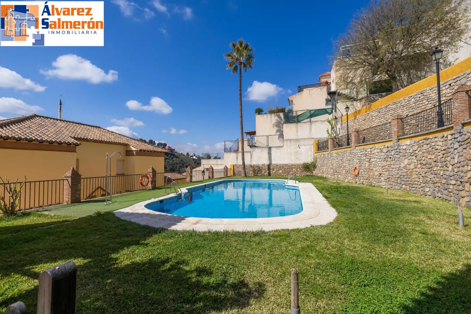 Jardín de Casa adosada en venta en Granada con Aire acondicionado, Calefacción y Jardín privado