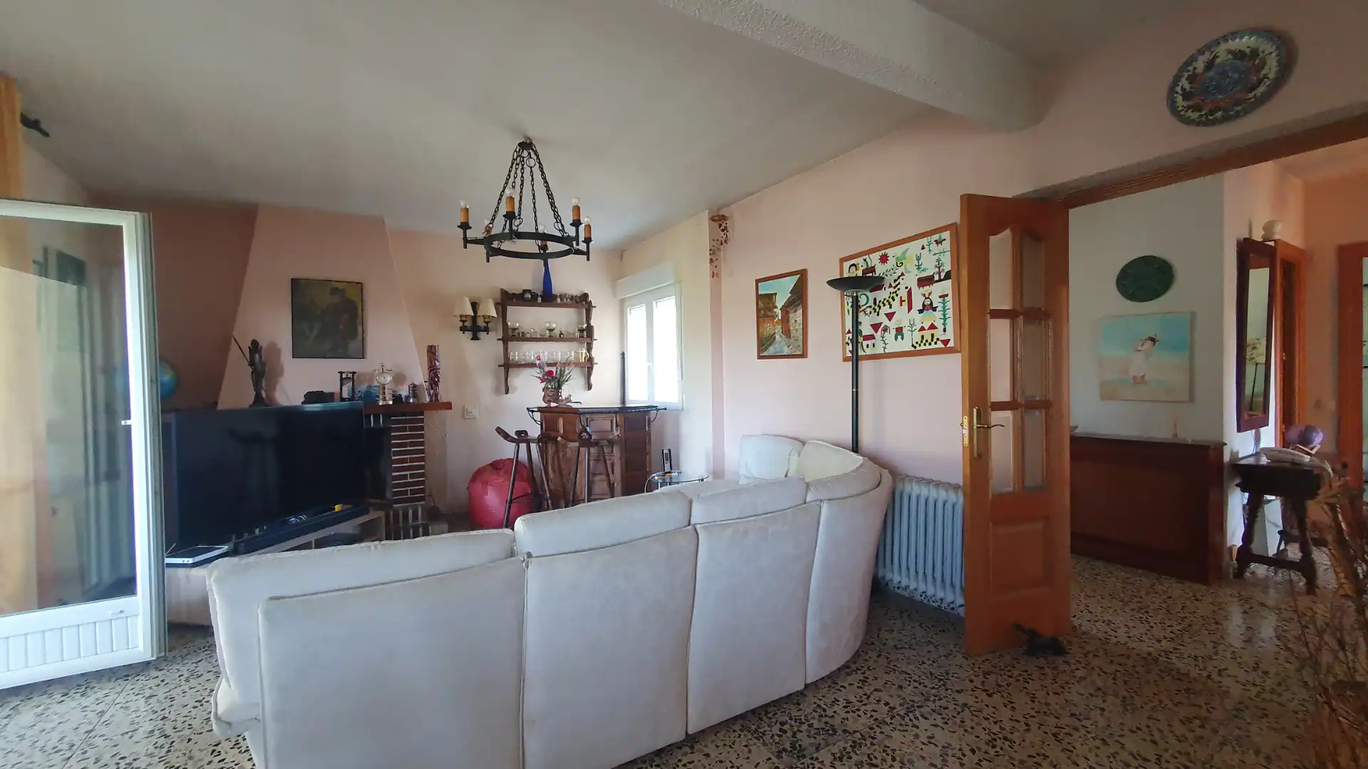 Sala d'estar de Casa o xalet en venda en Valdemorillo amb Calefacció, Jardí privat i Terrassa