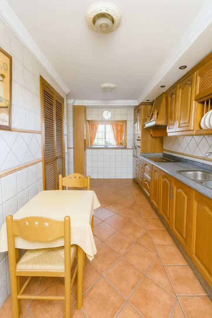 Cuina de Casa adosada en venda en Estepona amb Aire condicionat, Terrassa i Internet
