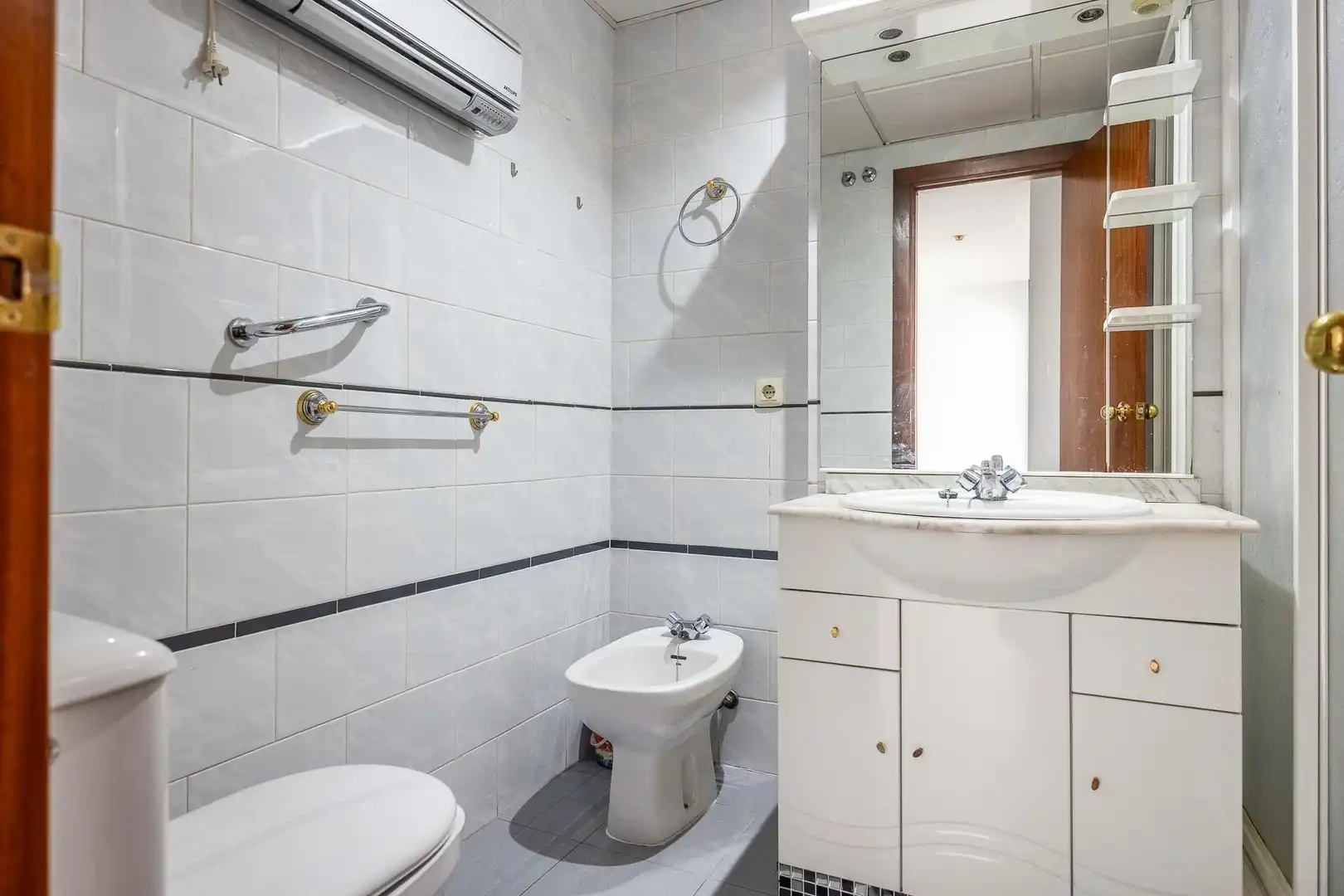 Baño de Piso en venta en Alcalá de Guadaira con Aire acondicionado, Terraza y Balcón
