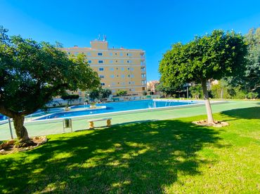 Apartamento con piscina en venta en Calle Helena 3