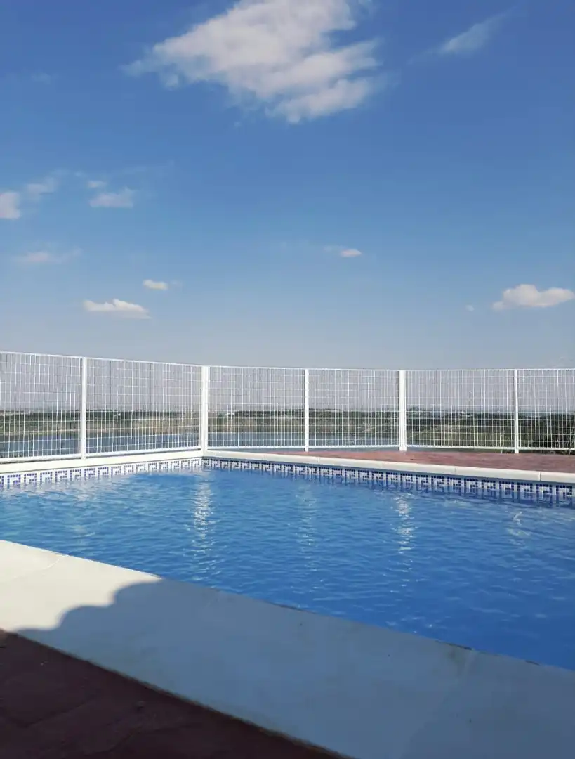 Piscina de Casa o chalet en venta en Almodóvar del Río con Aire acondicionado, Calefacción y Jardín privado