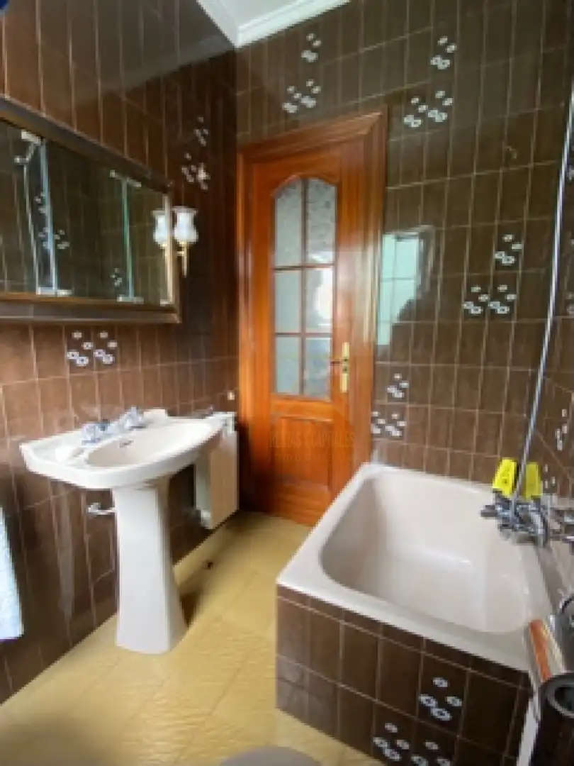 Bathroom of Flat for rent in Camargo  with Heating, Parquet flooring and Furnished
