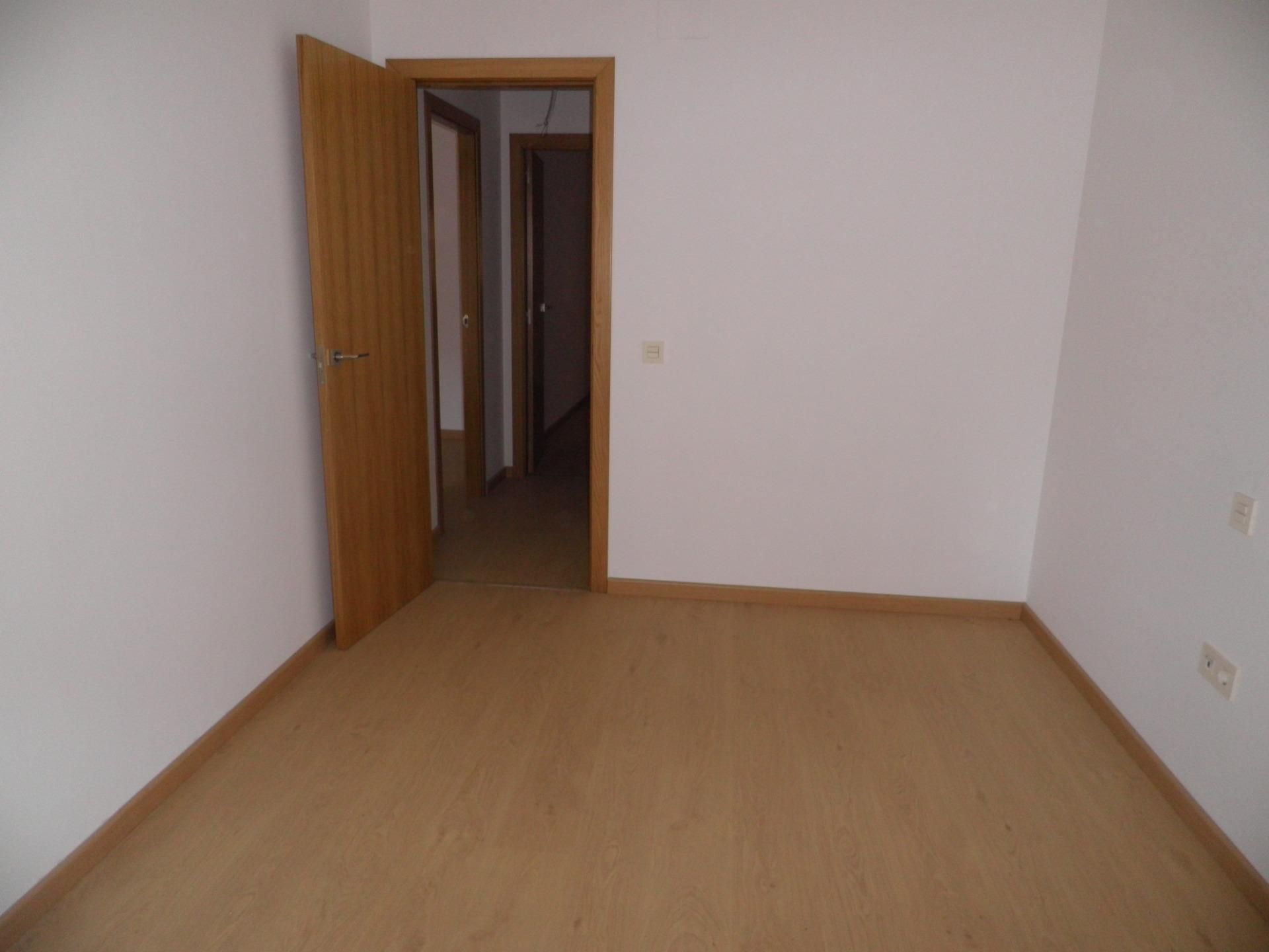 Piso en venta en Argamasilla de Calatrava con Calefacción, Trastero y Balcón