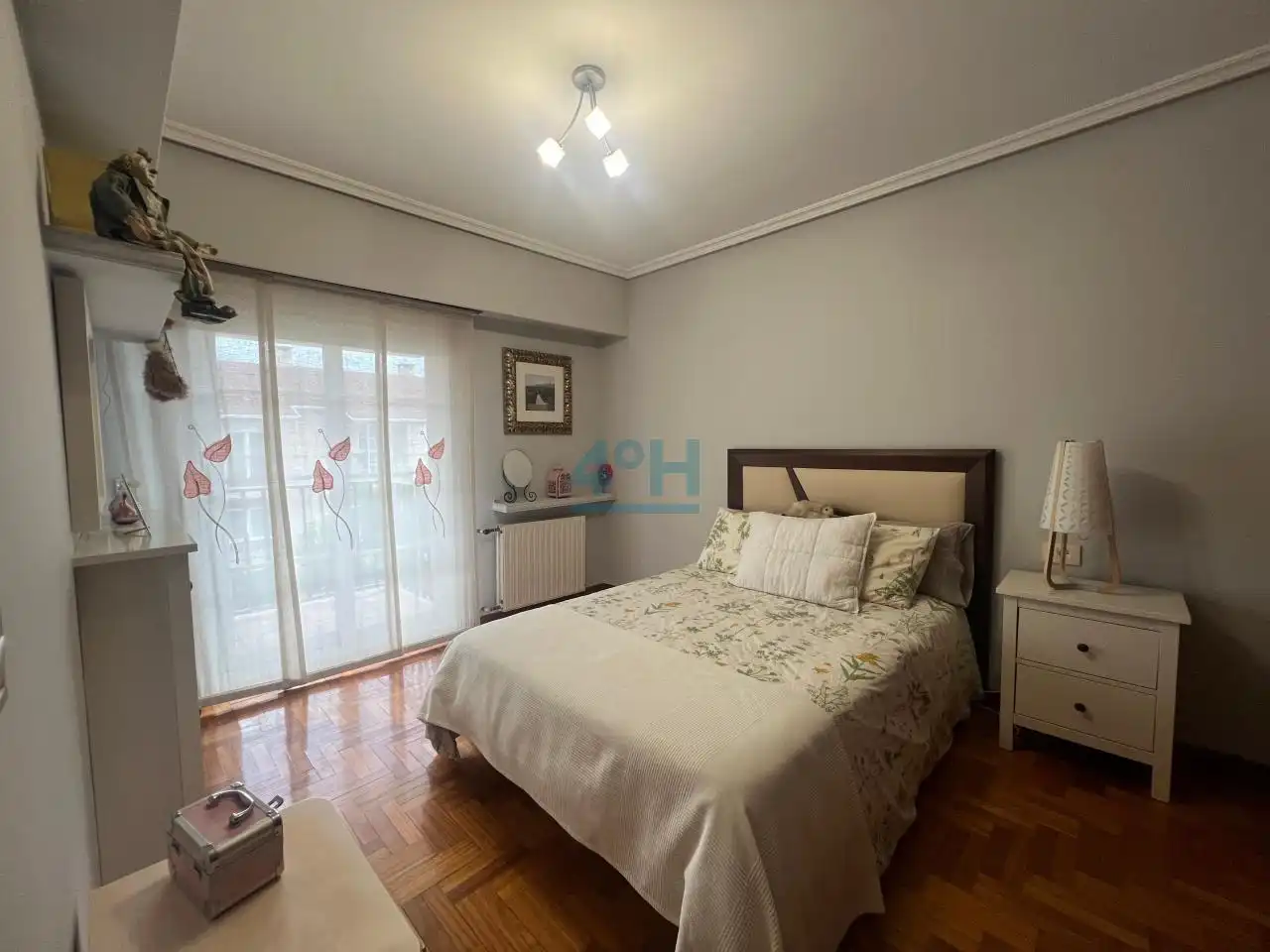 Habitación de Casa adosada en venta en Ourense Capital  con Calefacción, Jardín privado y Parquet