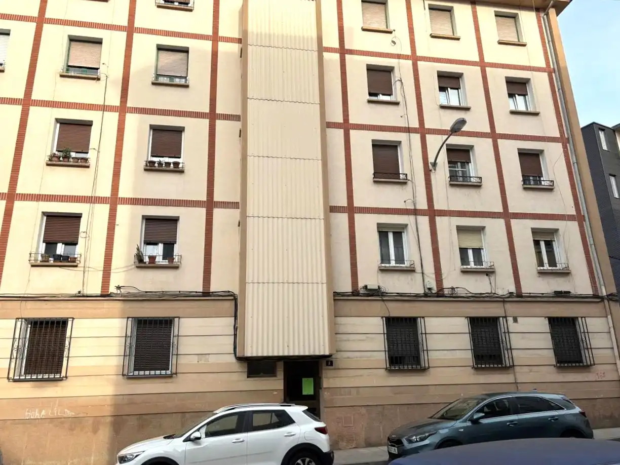 Vista exterior de Piso en venta en Burlada / Burlata con Calefacción