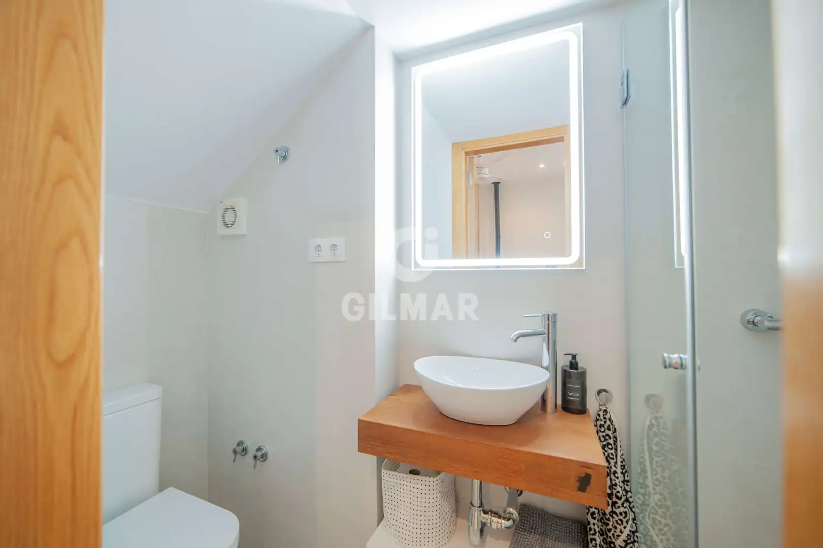 Badezimmer von Maisonette zur Miete in Sevilla mit Heizung, Möbliert und Balkon