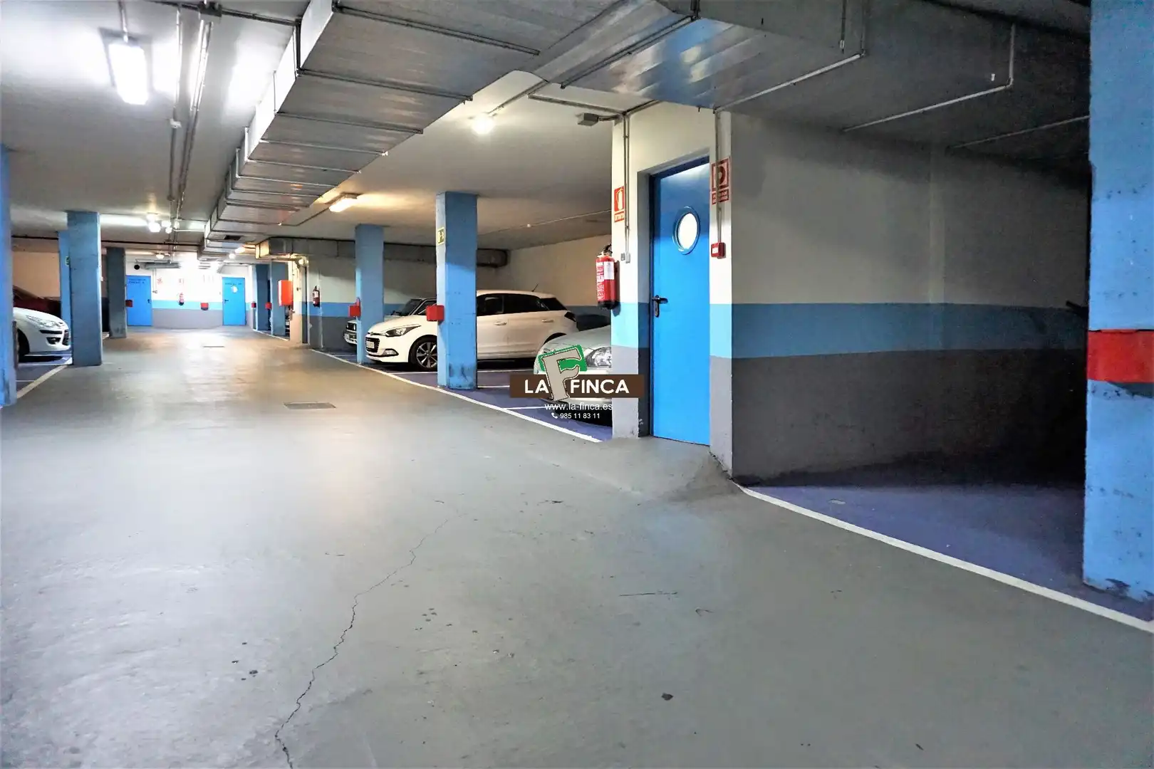 Garage for sale in Milán - Pumarín