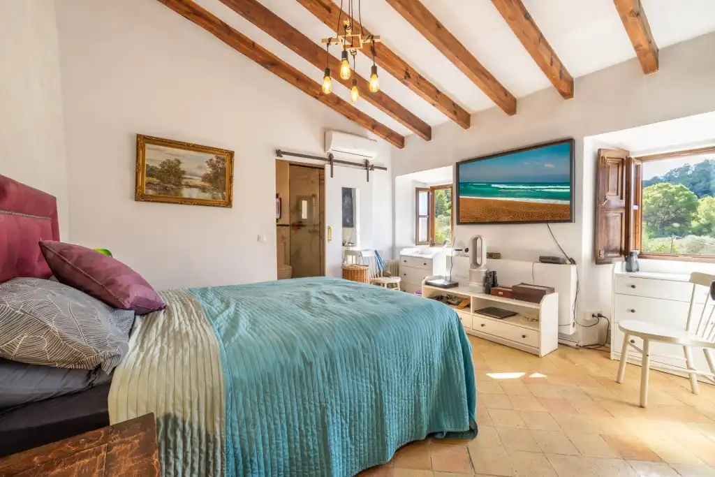 Schlafzimmer von Country house zum Verkauf in Andratx mit Klimaanlage, Heizung und Privatgarten