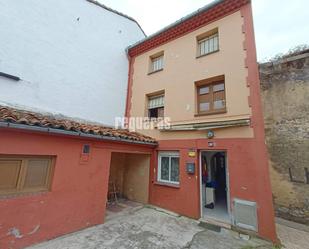 Vista exterior de Casa o xalet en venda en Avilés