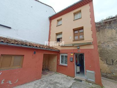 Vista exterior de Casa o xalet en venda en Avilés