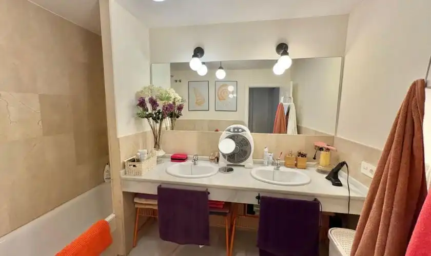 Bathroom of Flat for sale in Carboneras  with Air Conditioner, Terrace and Storage room