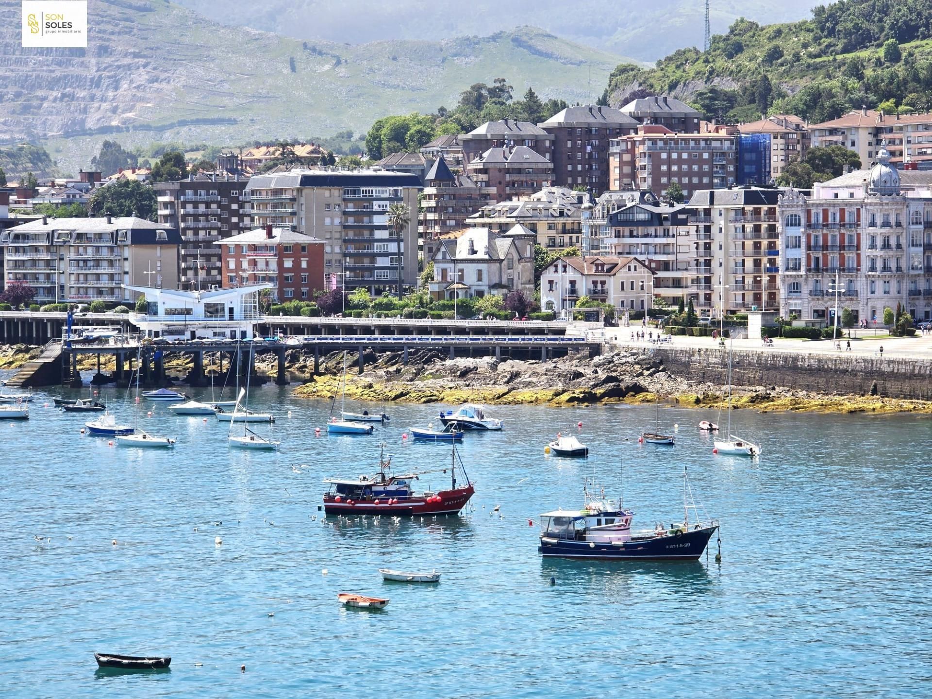 Vista exterior de Pis en venda en Castro-Urdiales