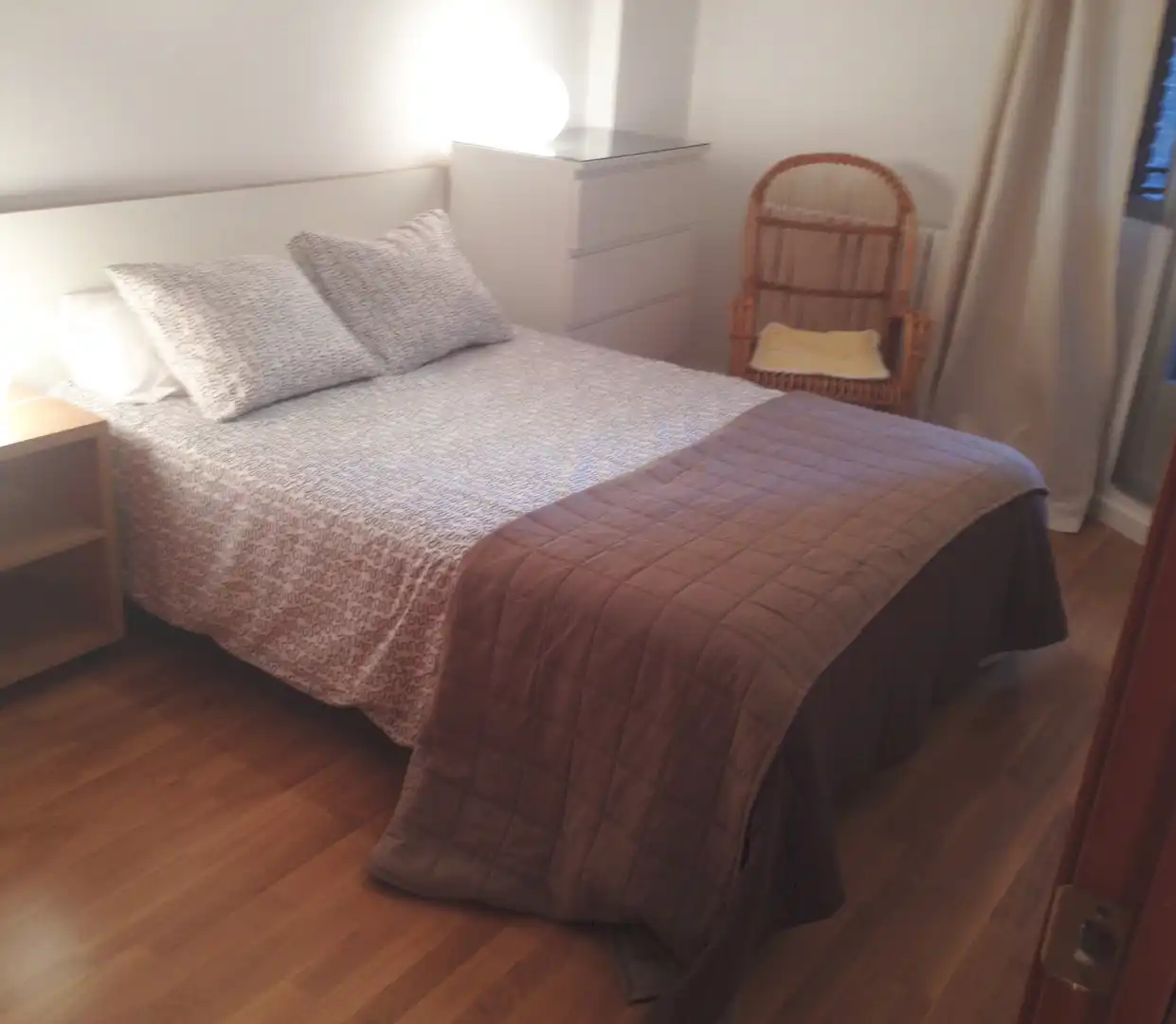 Habitación de Apartamento de alquiler en Zaragoza con Calefacción, Amueblado y Horno