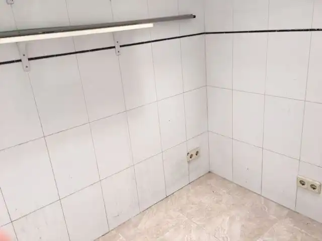 Local comercial en venta en La Bisbal d'Empordà, imagen 4