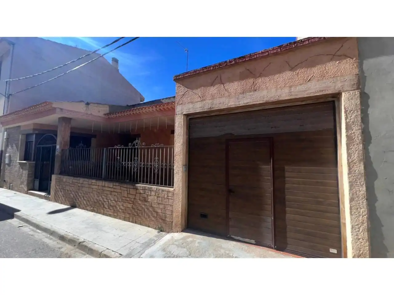 Vista exterior de Casa o xalet en venda en Madrigueras