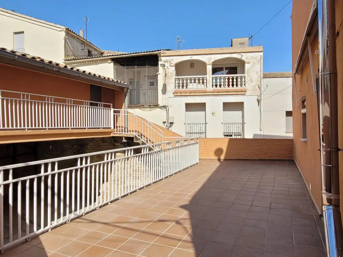 Vista exterior de Casa adosada en venda en Golmés amb Calefacció