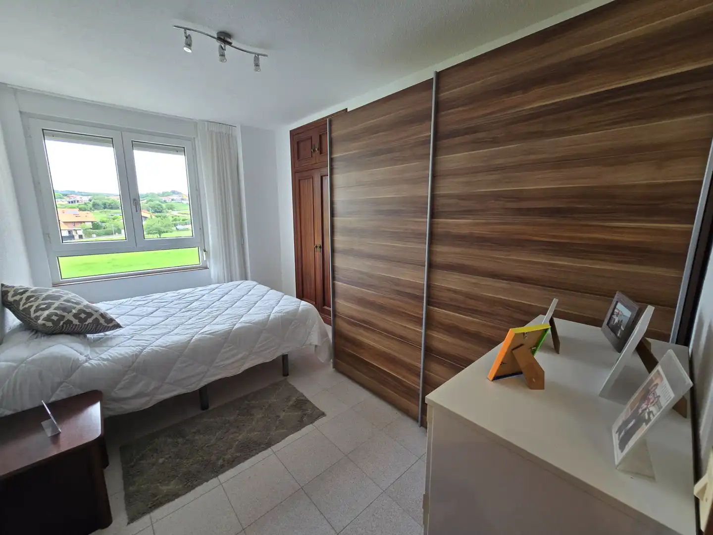 Habitación de Piso en venta en Bareyo con Calefacción, Terraza y Amueblado