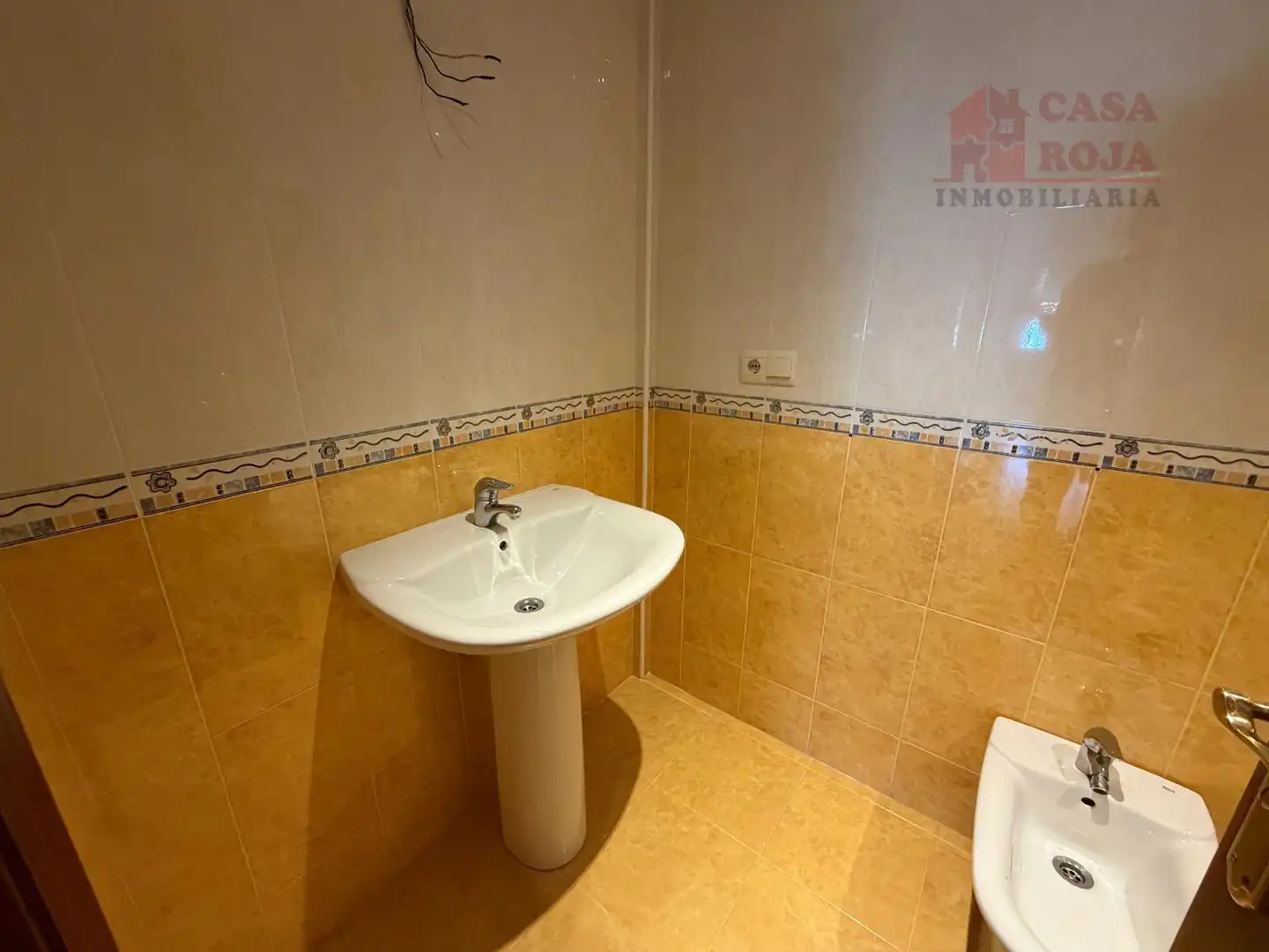Badezimmer von Dachboden zum Verkauf in Cangas  mit Heizung, Terrasse und Abstellraum