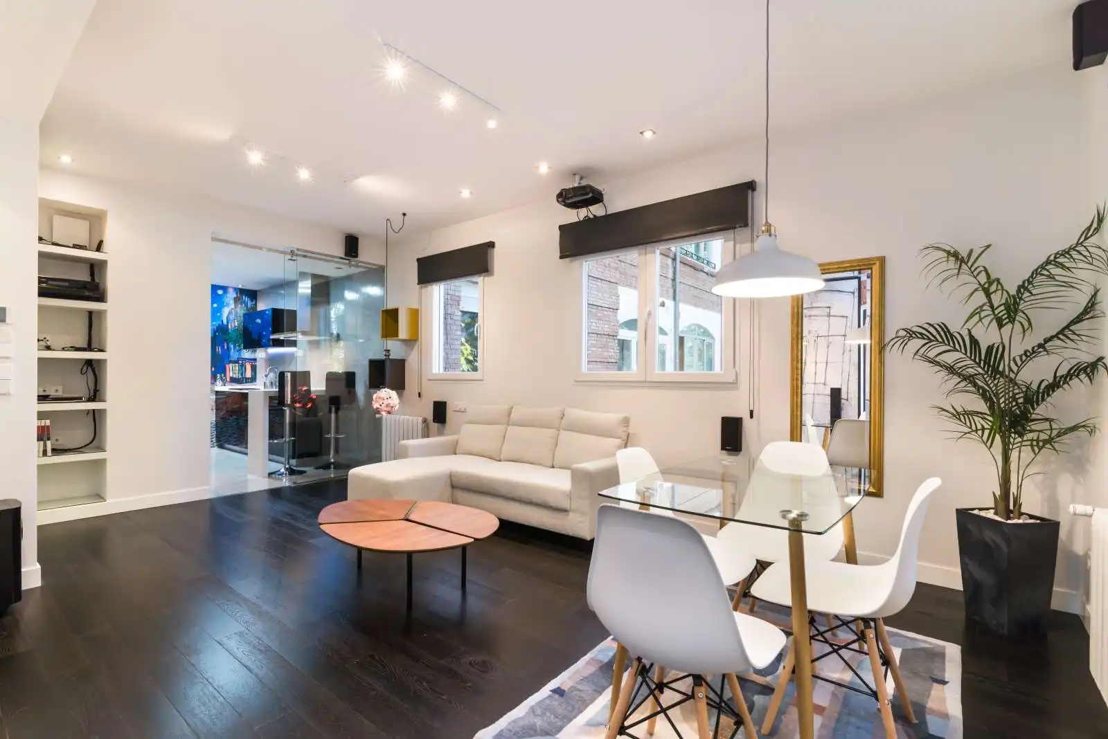 Sala de estar de Estudio para compartir en Madrid con Aire acondicionado, Terraza y Amueblado