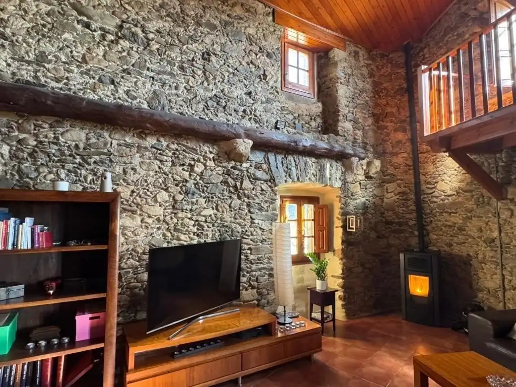 Sala d'estar de Finca rústica en venda en Rabós amb Calefacció, Terrassa i Balcó