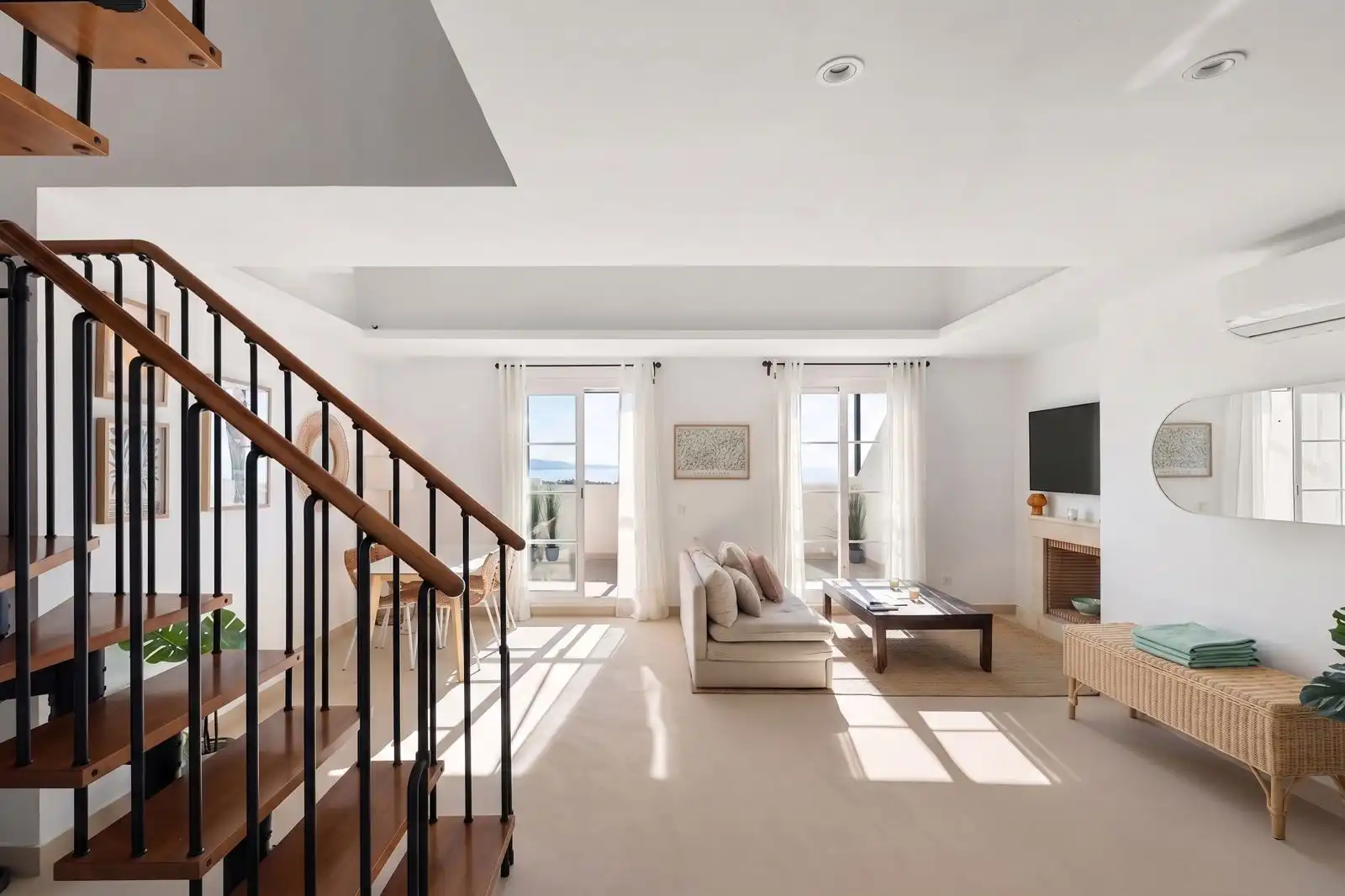 Sala de estar de Ático en venta en Marbella con Aire acondicionado, Terraza y Trastero