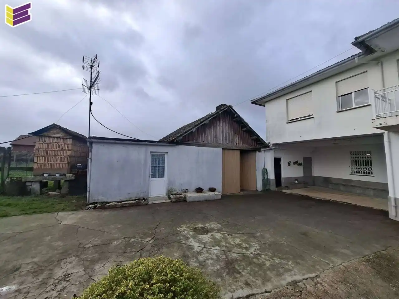 Vista exterior de Casa o chalet en venta en Chantada con Calefacción y Balcón