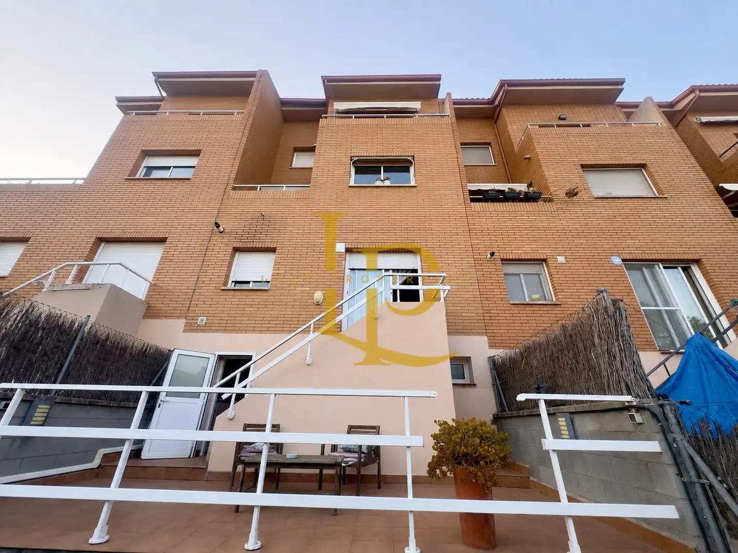 Vista exterior de Casa adosada en venta en Castellbisbal con Aire acondicionado, Calefacción y Jardín privado