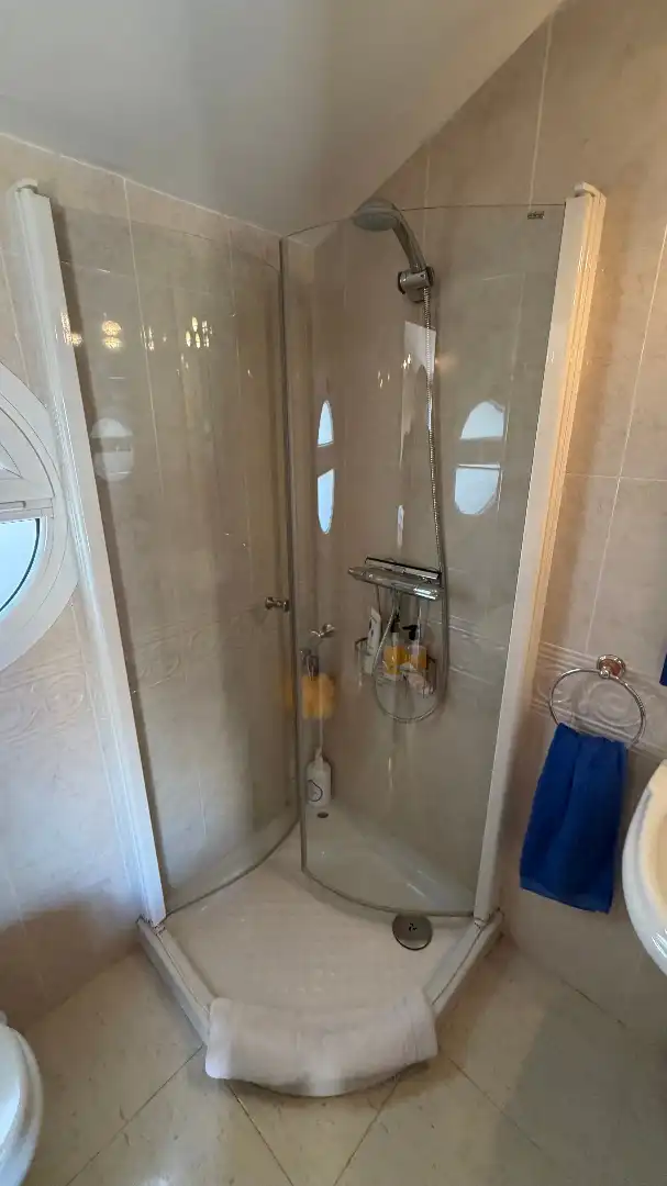 Baño de Casa adosada en venta en El Vendrell con Calefacción, Jardín privado y Terraza