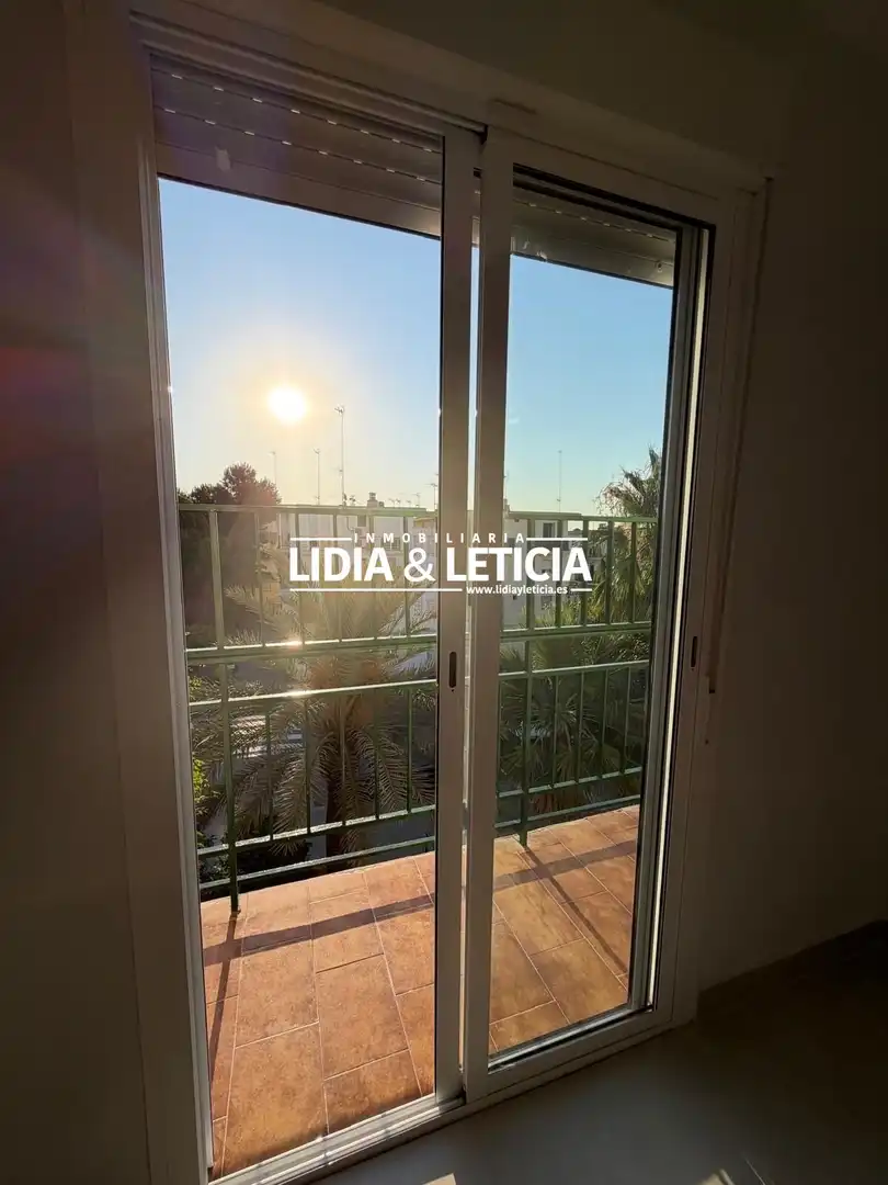 Vista exterior de Pis de lloguer en Alcalá de Guadaira amb Aire condicionat i Balcó