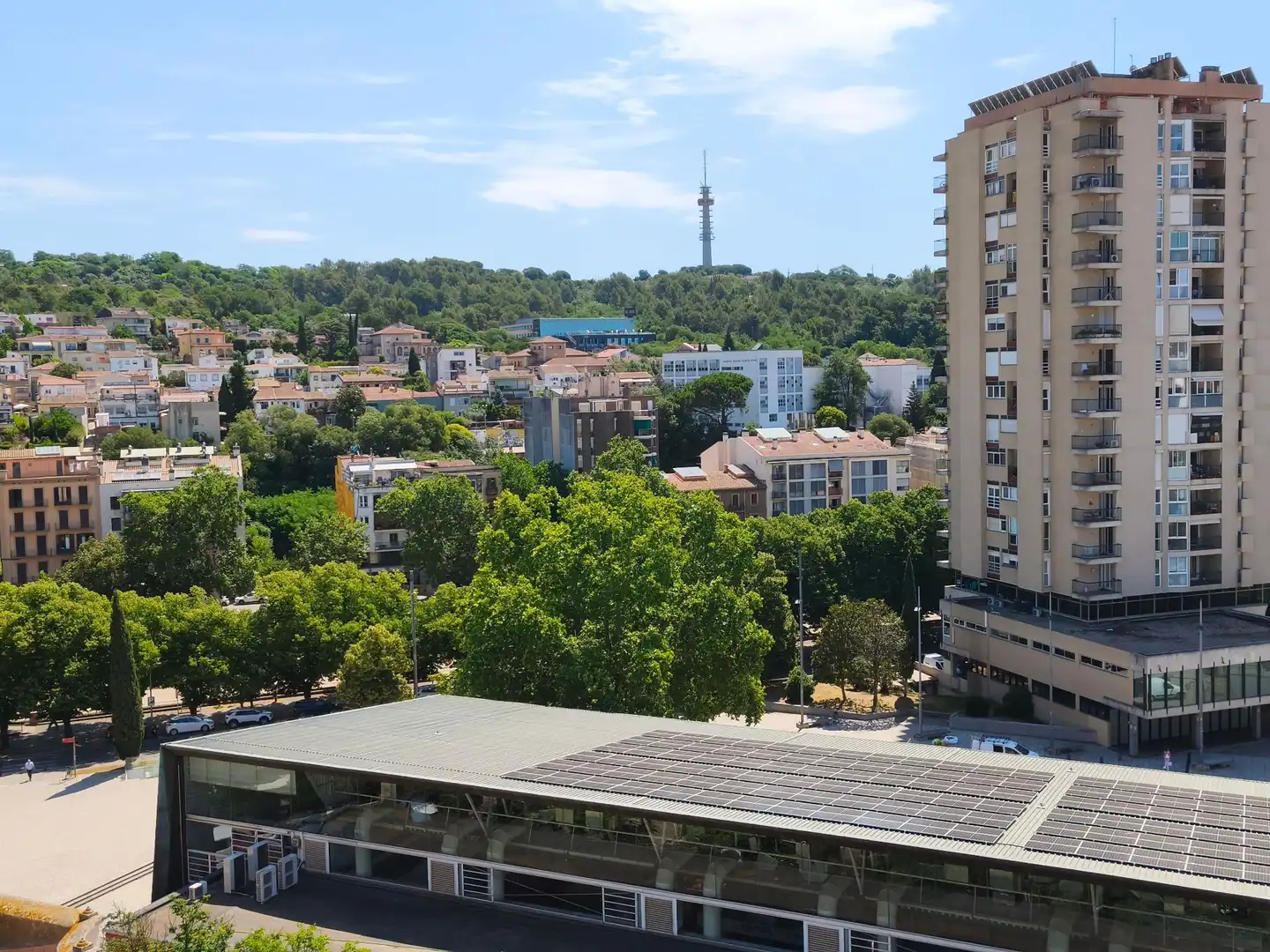 Exterior view of Attic for rent in Girona  with Air Conditioner, Heating and Terrace