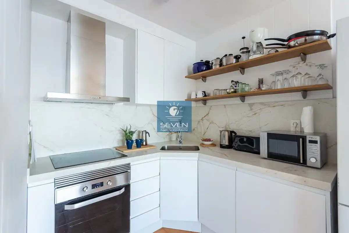 Cuina de Apartament de lloguer en Almuñécar amb Aire condicionat, Calefacció i Terrassa