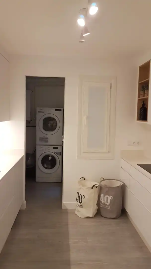 Badezimmer von Wohnung zur Miete in Santiago de Compostela  mit Heizung, Möbliert und Balkon