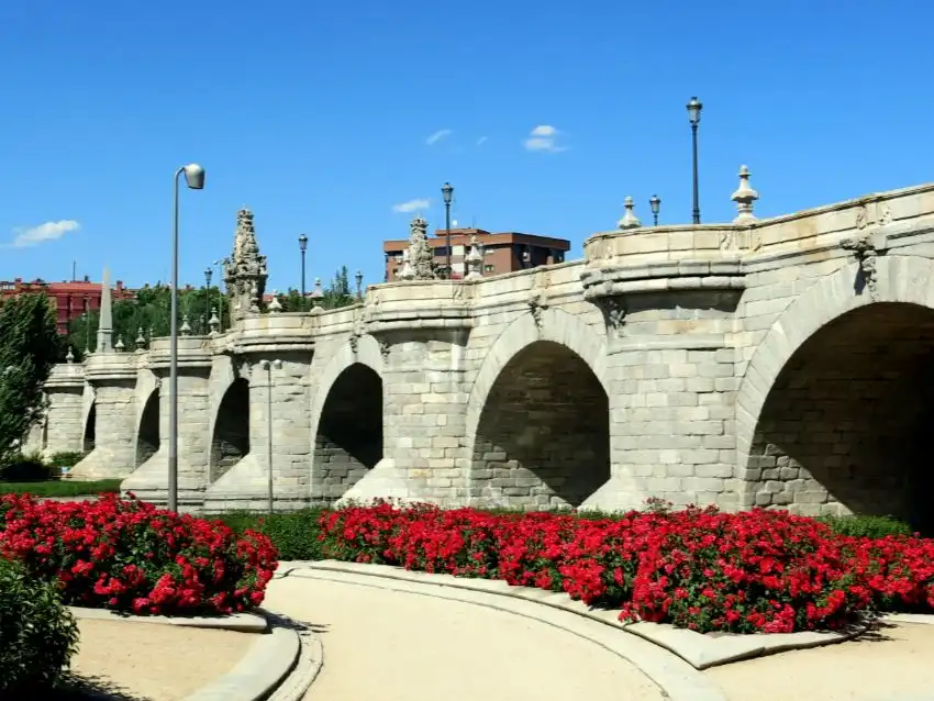Vista exterior de Local de alquiler en Madrid con Aire acondicionado, Calefacción y Amueblado