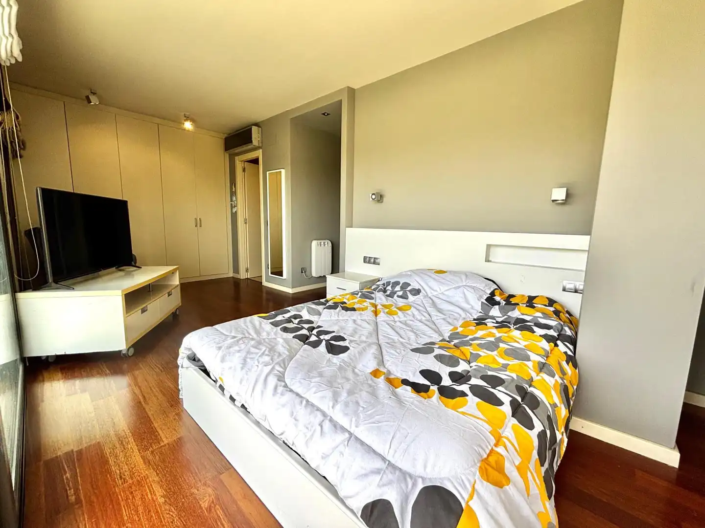 Schlafzimmer von Haus oder Chalet zum Verkauf in Pineda de Mar mit Klimaanlage, Privatgarten und Terrasse