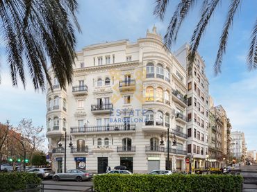 Àtic amb ascensor en venda a L'Eixample